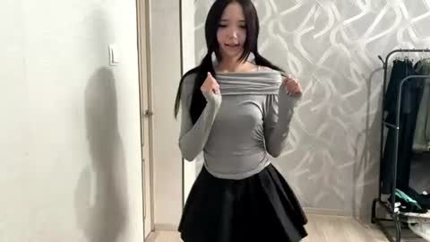 Lily online show from July 13, 9:10 am