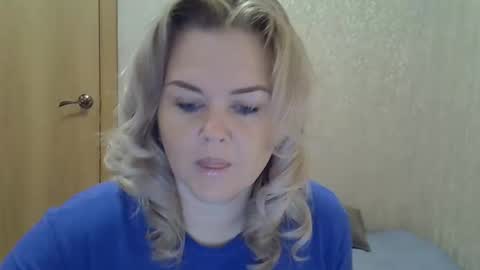 karennelsonx online show from September 28, 9:03 am