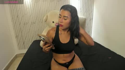 karina_aurora online show from December 20, 6:06 am