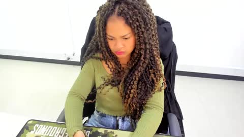 karla_cg online show from February 27, 7:15 pm