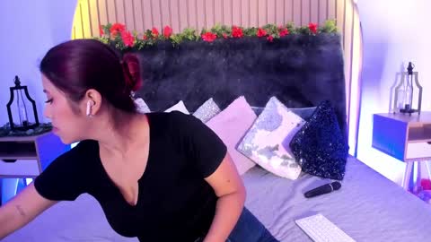 Karla Gonzaless online show from February 27, 7:04 pm