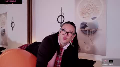 karla online show from October 18, 11:57 am