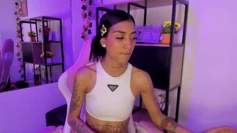 karlaslutskinny__ online show from January 31, 9:24 pm