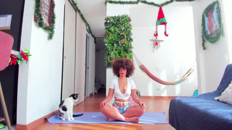 Karlye online show from December 3, 1:54 pm