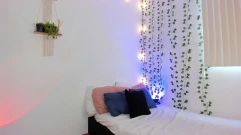 Karlye online show from January 6, 2:47 pm