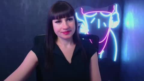 Caroline online show from December 3, 6:24 am