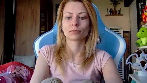 karoline121 online show from March 6, 9:15 am