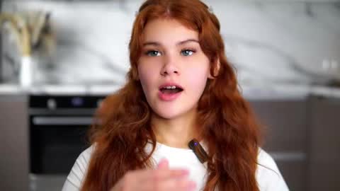 lina online show from December 3, 2:41 pm