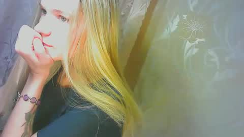 Caroline Fox online show from September 21, 11:09 am