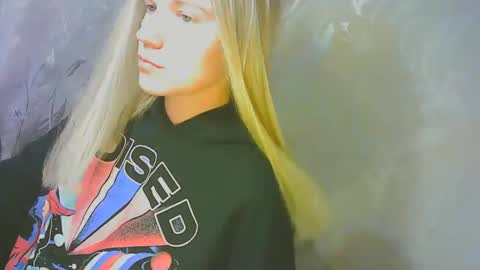 Caroline Fox online show from September 25, 10:47 am