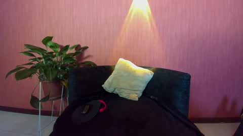 kassandra james online show from June 3, 11:33 am