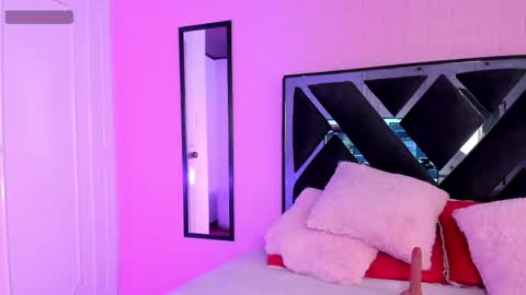 Kat Santana online show from April 22, 3:31 pm