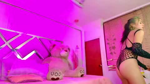 kataleya_bella online show from November 12, 9:02 pm