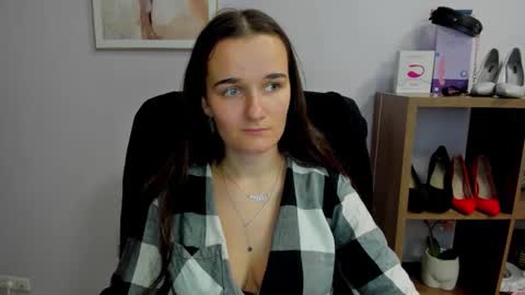 Kate  online show from October 5, 1:27 pm