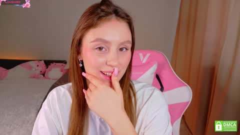 katenickson online show from March 22, 5:35 am