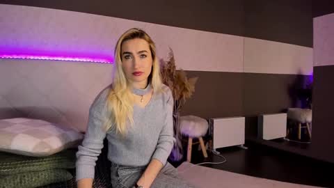 KateOwyns online show from February 13, 1:37 pm