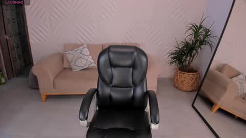 K A T E  online show from February 13, 10:23 am