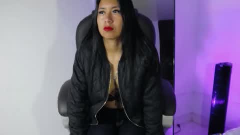 katevalencia_ online show from February 11, 2:04 am