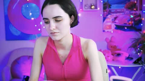 katewillows online show from March 3, 7:25 am