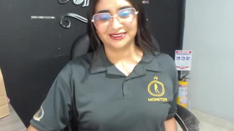 Call me Lau  online show from May 6, 11:42 pm