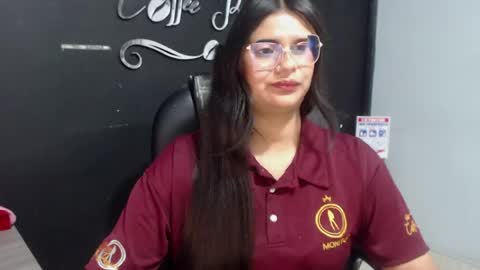 Call me Lau  online show from May 5, 9:51 pm