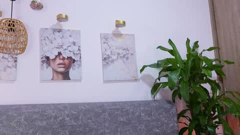 Katie online show from April 13, 11:00 am