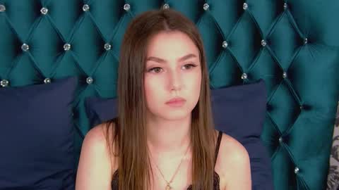 katiereeves online show from October 13, 1:03 pm