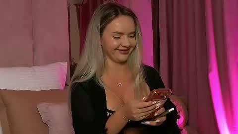 KatJolie online show from July 6, 7:05 pm