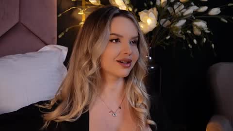 KatJolie online show from January 6, 9:00 pm