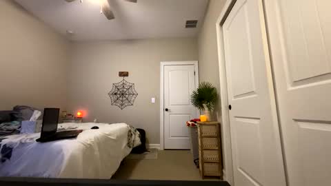 Josie live show Tuesday Wednesday and Thursday online show from October 18, 12:03 am