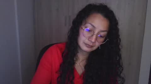  Khawit  online show from February 18, 6:06 pm