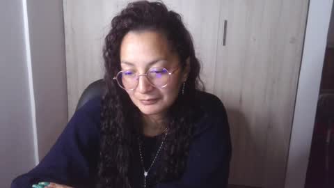  Khawit  online show from January 31, 9:48 pm