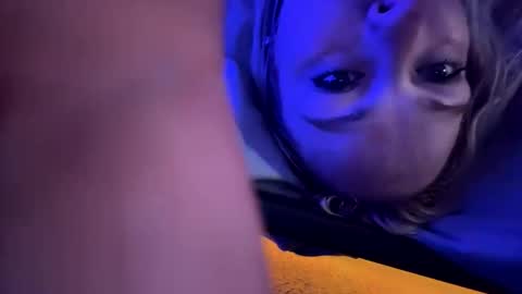 kay_la online show from September 23, 7:39 am