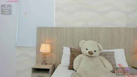   online show from November 22, 11:24 am