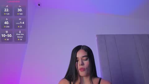 Kayla online show from November 24, 7:05 pm