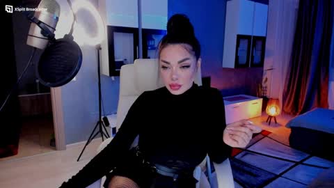 kaylee online show from December 4, 4:27 pm