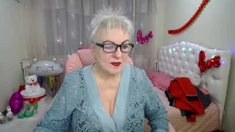 kaylesmoll online show from February 19, 7:38 pm