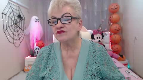 kaylesmoll online show from October 11, 6:54 pm