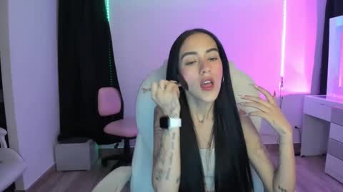 kaylie online show from December 9, 11:13 pm