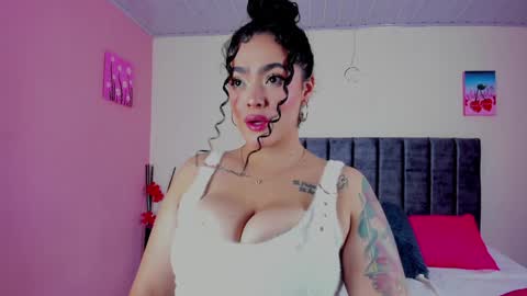 Kay online show from December 9, 7:29 pm