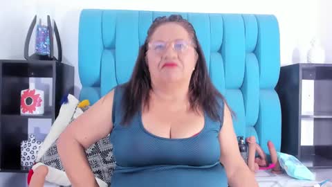   online show from March 8, 12:07 pm