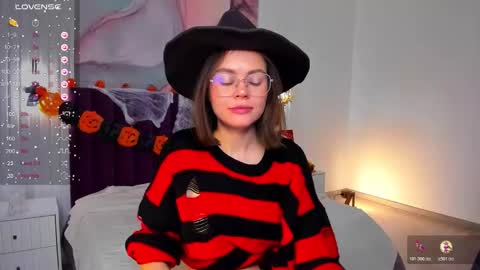 Kelly online show from October 26, 1:45 am