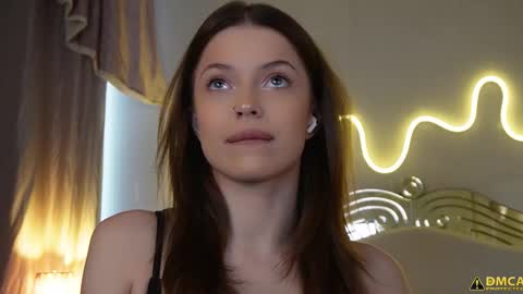 kelly_peachpiee online show from February 3, 6:22 am