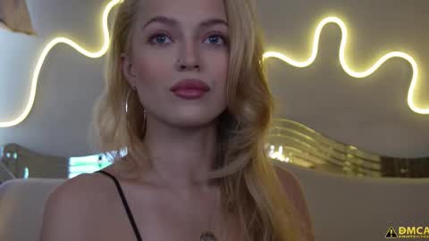 kelly_peachpiee online show from September 30, 5:35 am
