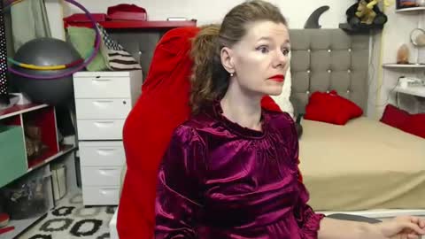 kelly online show from March 2, 5:52 pm