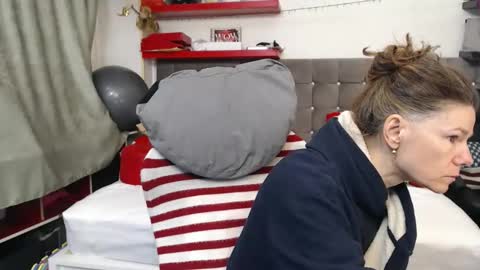 kelly online show from February 17, 3:28 am