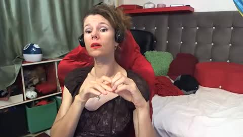 kelly online show from September 26, 9:56 pm