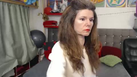 kelly online show from February 12, 1:29 am