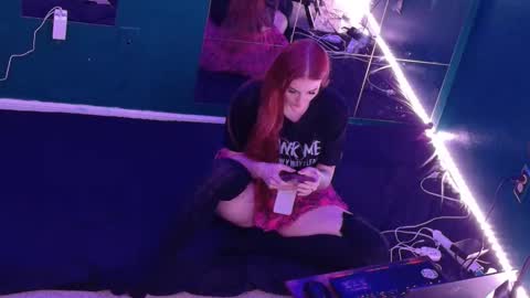 Kelly Payne online show from April 1, 11:46 pm