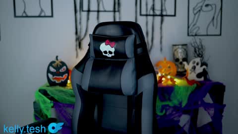 Kelly online show from October 20, 5:38 pm